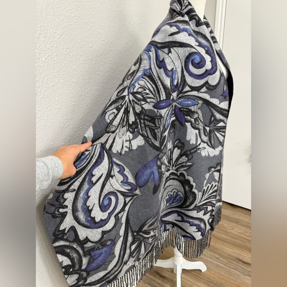 Nordstrom 80" x 27" Large Oblong Scarf Cashmere Graphic Floral Print Fringe - Picture 2 of 9